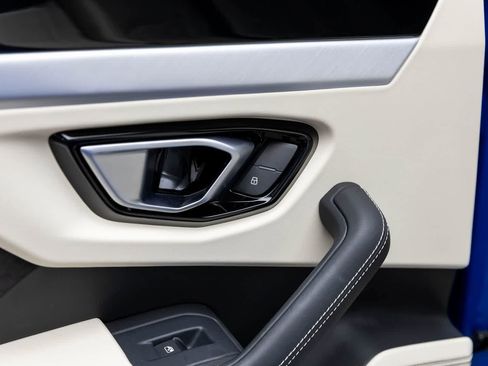 Used 2019 Lamborghini Urus image 43