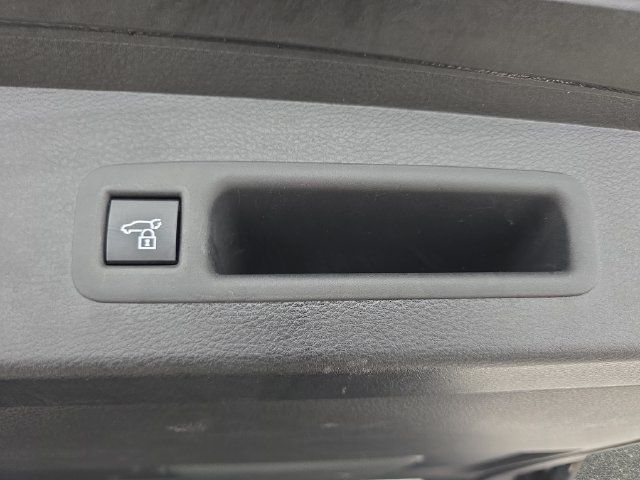 Certified 2026 Toyota Sienna XLE FWD image 30