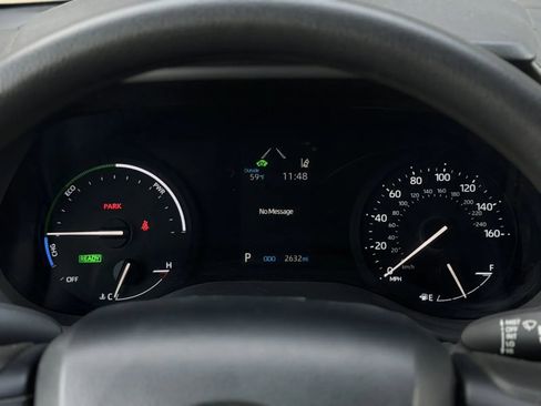 Used 2024 Toyota Sienna LE image 25