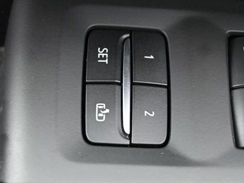 Used 2023 Chevrolet Suburban Premier AWD/4WD image 18