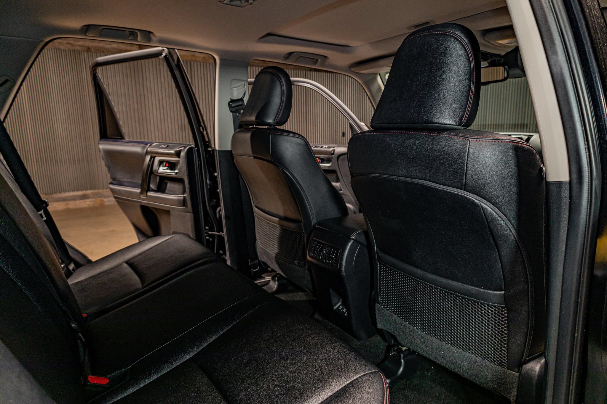 Used 2020 Toyota 4Runner Venture w/ Moonroof Package AWD/4WD image 25