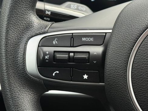 Certified 2025 Kia Sportage LX image 29