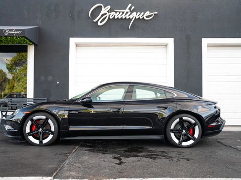 Used 2025 Porsche Taycan 4S AWD/4WD image 10