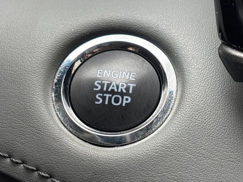 Used 2022 Toyota Highlander XLE image 18