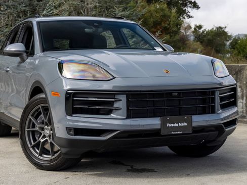 Certified 2026 Porsche Cayenne AWD/4WD image 9