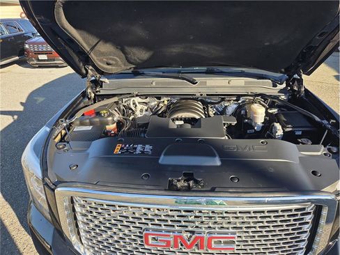 Used 2017 GMC Yukon Denali image 37