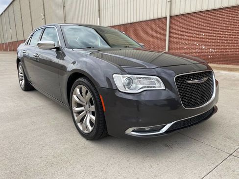 Used 2019 Chrysler 300 Limited image 1