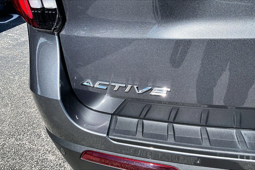 Used 2025 Ford Explorer Active RWD image 41
