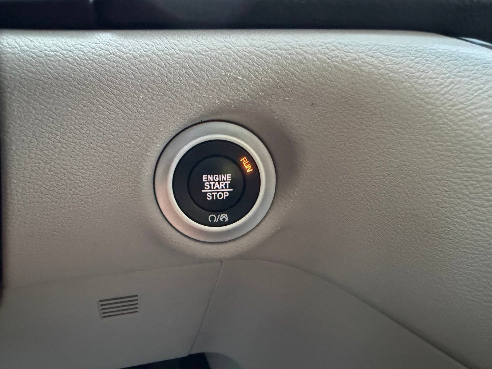 Used 2022 Chrysler Pacifica Touring-L FWD image 24