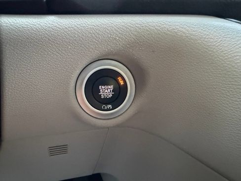 Used 2022 Chrysler Pacifica Touring-L FWD image 24