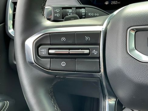 Used 2025 GMC Acadia Elevation image 35