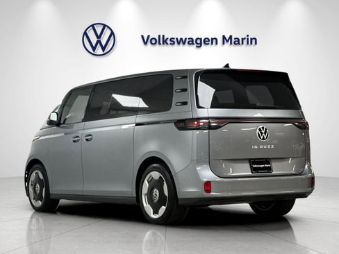 New 2025 Volkswagen ID. Buzz Pro S RWD image 3