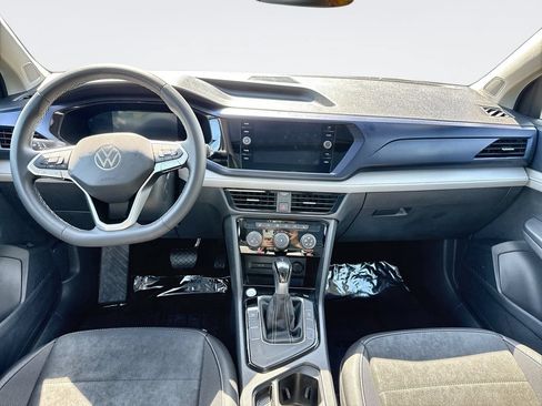 Used 2023 Volkswagen Taos SE w/ Panoramic Sunroof Package FWD image 27