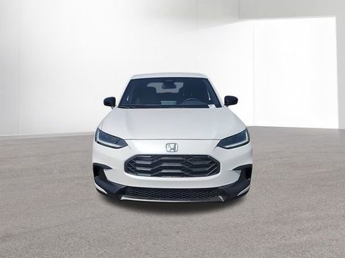 Used 2025 Honda HR-V Sport image 3