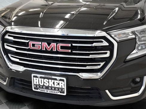 Used 2024 GMC Terrain SLT image 16