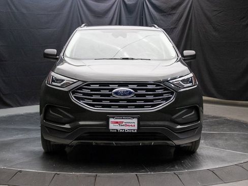 Used 2022 Ford Edge SE image 2