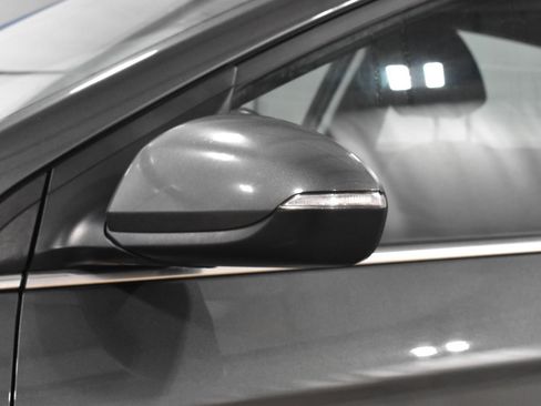 Used 2020 Hyundai Ioniq SEL image 31