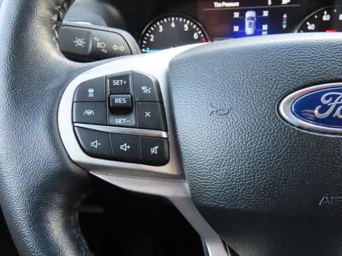 Used 2023 Ford Explorer XLT w/ Equipment Group 202A image 30