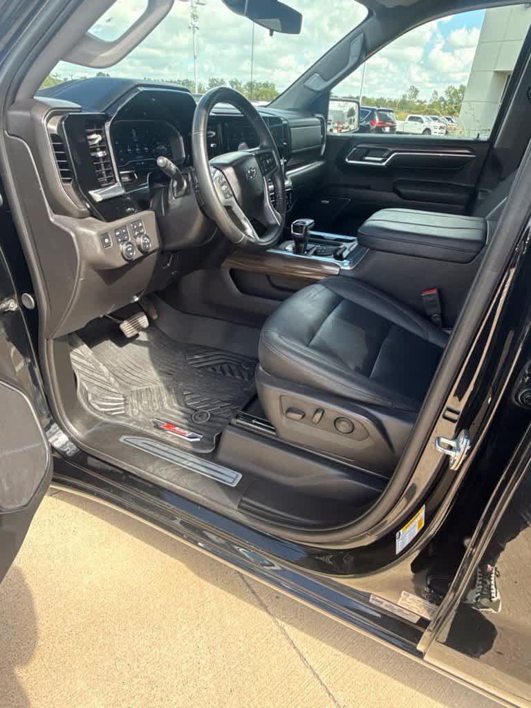 Used 2024 Chevrolet Silverado 1500 RST AWD/4WD image 12