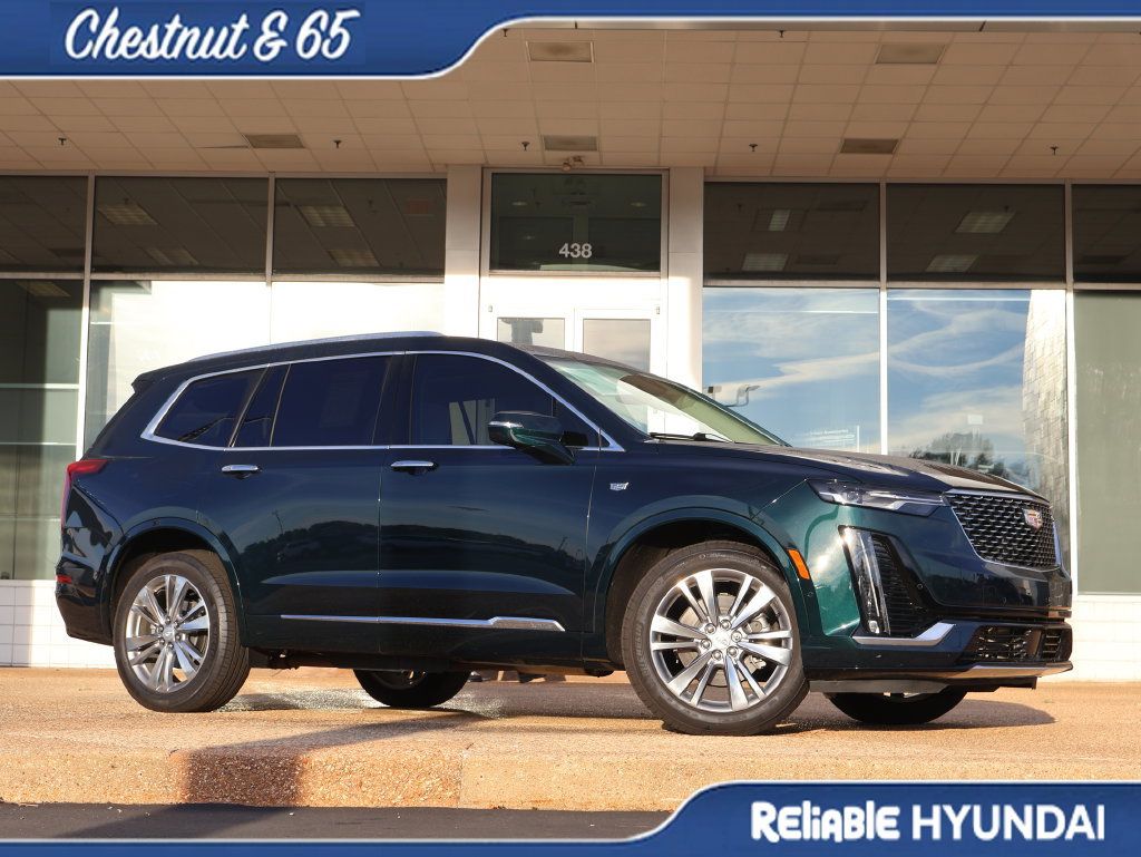 Used 2024 Cadillac XT6 Premium Luxury w/ Technology Package AWD/4WD image 2