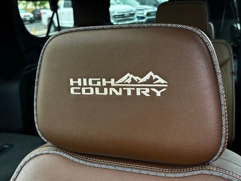Used 2023 Chevrolet Suburban High Country AWD/4WD image 33