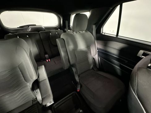 Used 2020 Ford Explorer XLT AWD/4WD image 14