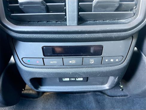 Used 2023 Honda Pilot Touring image 26