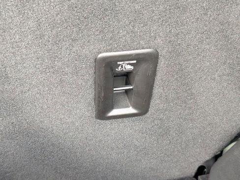 Used 2019 Chevrolet Equinox LT image 16