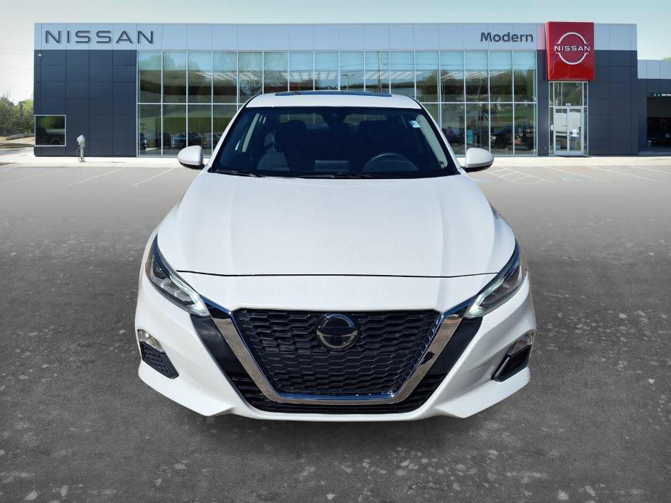 Used 2022 Nissan Altima 2.5 SV w/ SV Premium Package FWD image 2