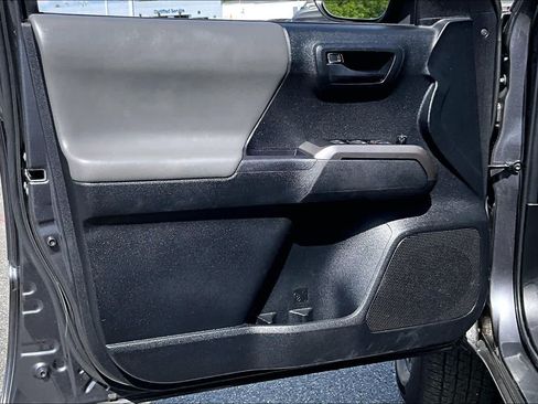 Used 2023 Toyota Tacoma SR5 AWD/4WD image 21
