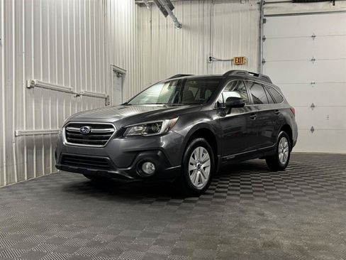Used 2018 Subaru Outback 2.5i Premium AWD/4WD image 1