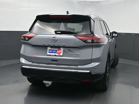 Used 2024 Nissan Rogue Platinum AWD/4WD image 42