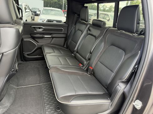 Used 2024 RAM 1500 Laramie AWD/4WD image 32