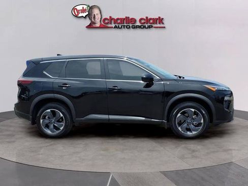 Certified 2026 Nissan Rogue SV FWD image 6