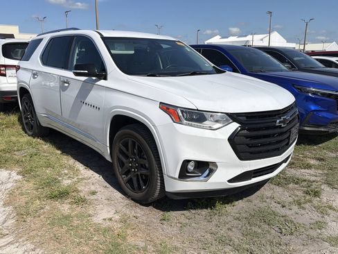 Used 2019 Chevrolet Traverse Premier w/ LPO, Blackout Package FWD image 1
