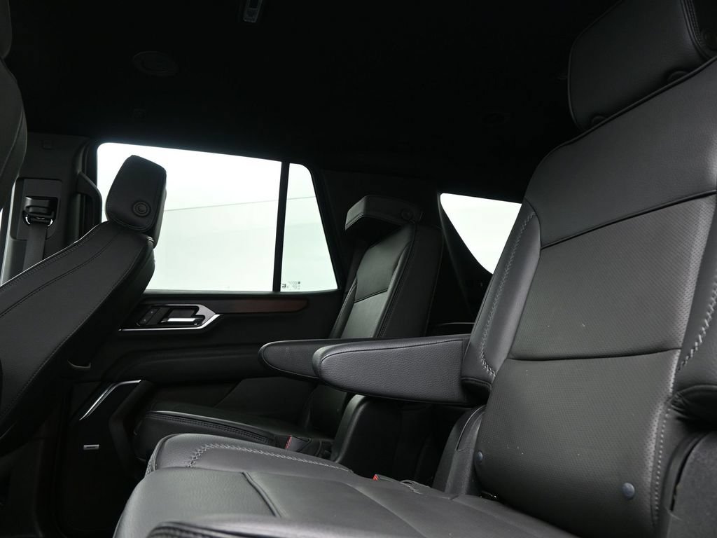Used 2025 GMC Yukon Denali AWD/4WD image 19