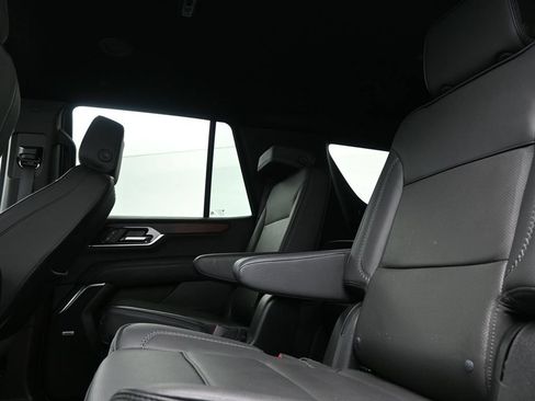 Used 2025 GMC Yukon Denali AWD/4WD image 19