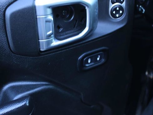 Used 2022 Jeep Gladiator Sport AWD/4WD image 18