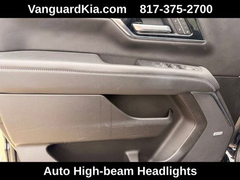 Used 2025 GMC Yukon Denali AWD/4WD image 17