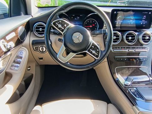 Used 2022 Mercedes-Benz GLC 300 image 8