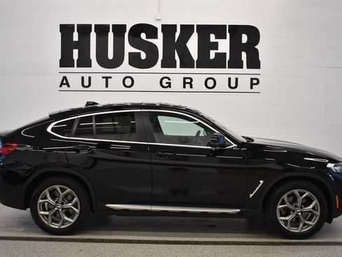 Used 2022 BMW X4 xDrive30i w/ Convenience Package AWD/4WD image 2