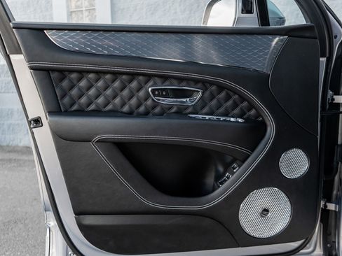 Certified 2022 Bentley Bentayga AWD/4WD image 25