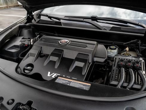 Used 2015 Cadillac SRX Luxury image 32