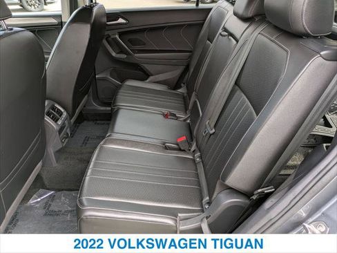 Used 2022 Volkswagen Tiguan SE image 22