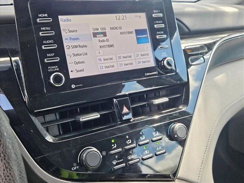 Used 2021 Toyota Camry LE image 8