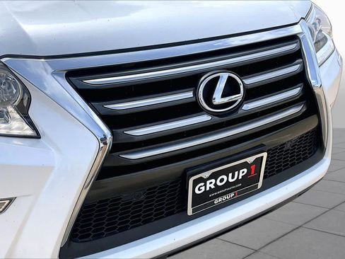 Used 2018 Lexus GX 460 Luxury w/ Preferred Accessory Package AWD/4WD image 30