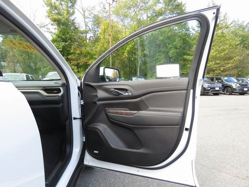 Used 2023 GMC Acadia Denali w/ Denali Ultimate Package image 13