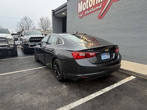 Used 2017 Chevrolet Malibu Hybrid w/ Leather Package image 8