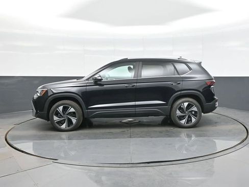 New 2026 Volkswagen Taos SE AWD/4WD image 4