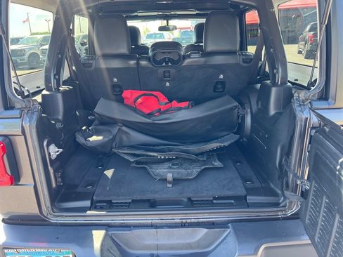Used 2020 Jeep Wrangler Unlimited Rubicon w/ LED Lighting Group AWD/4WD image 41